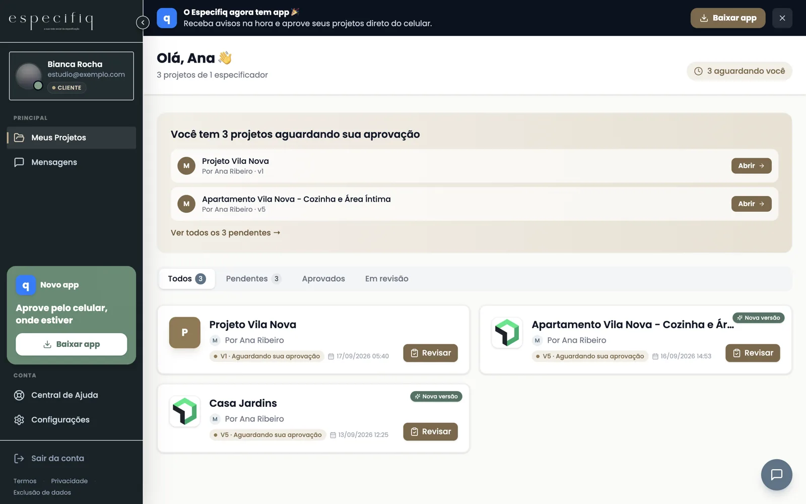 Painel do cliente, com os projetos aguardando aprovação, o especificador responsável e a versão de cada um.